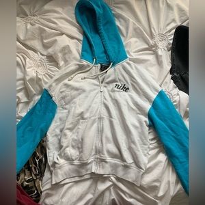 Vintage women’s cropped Nike hoodie